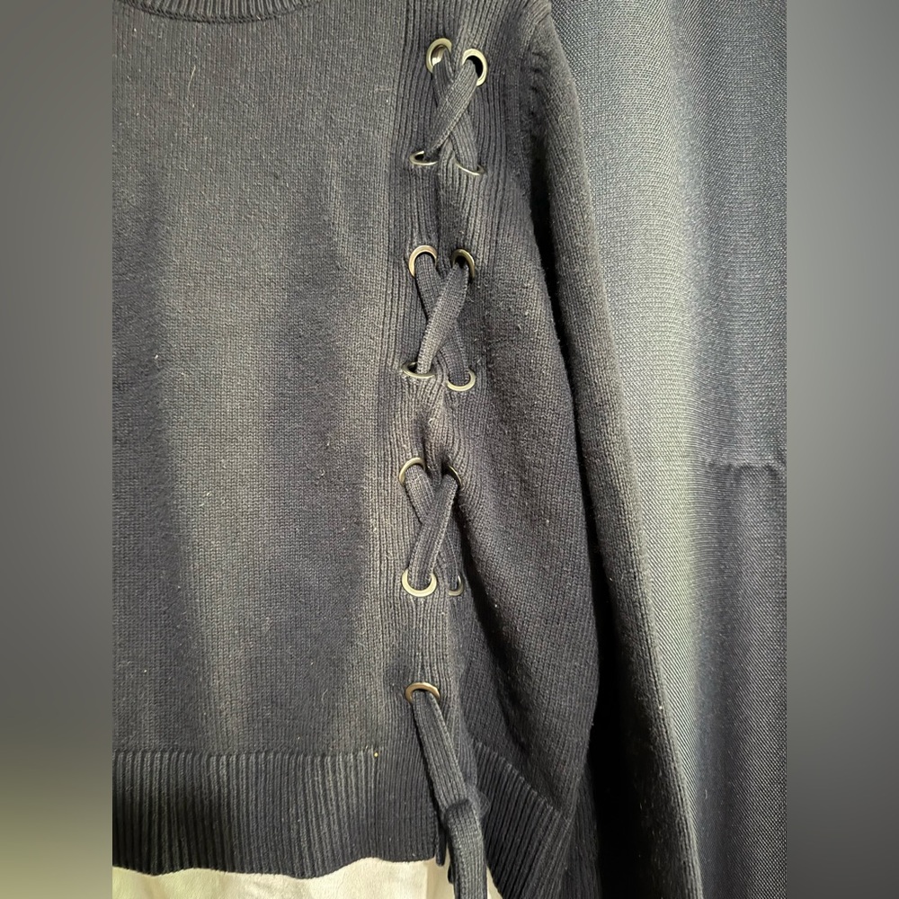 Sweater - Picture 2 of 6